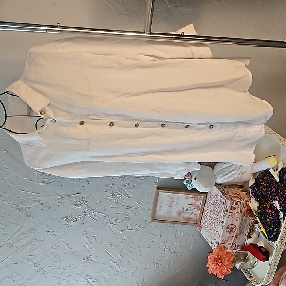 Soft Surroundings 100% linen white button-down shirt.  Size S